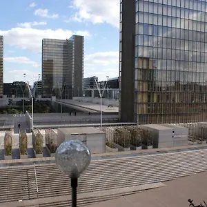 Seine Front / Lib. F.mitterrand Apartamento París